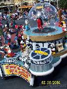 parade_mickey3 * 1728 x 2304 * (1.08MB)